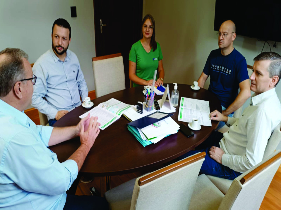 Reunião com o prefeito Srº Alcione Grazziotin