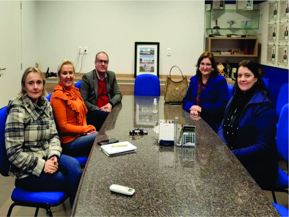Gerente Comercial da UCS visita a CDL