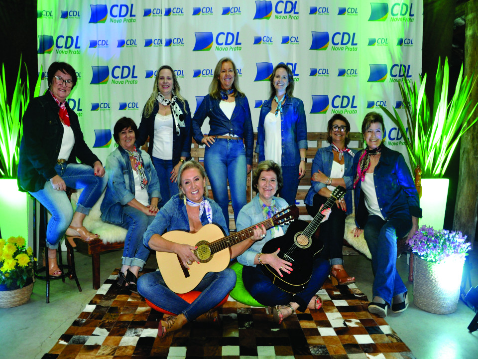 Janta em homenagem ao Dia Internacional da Mulher