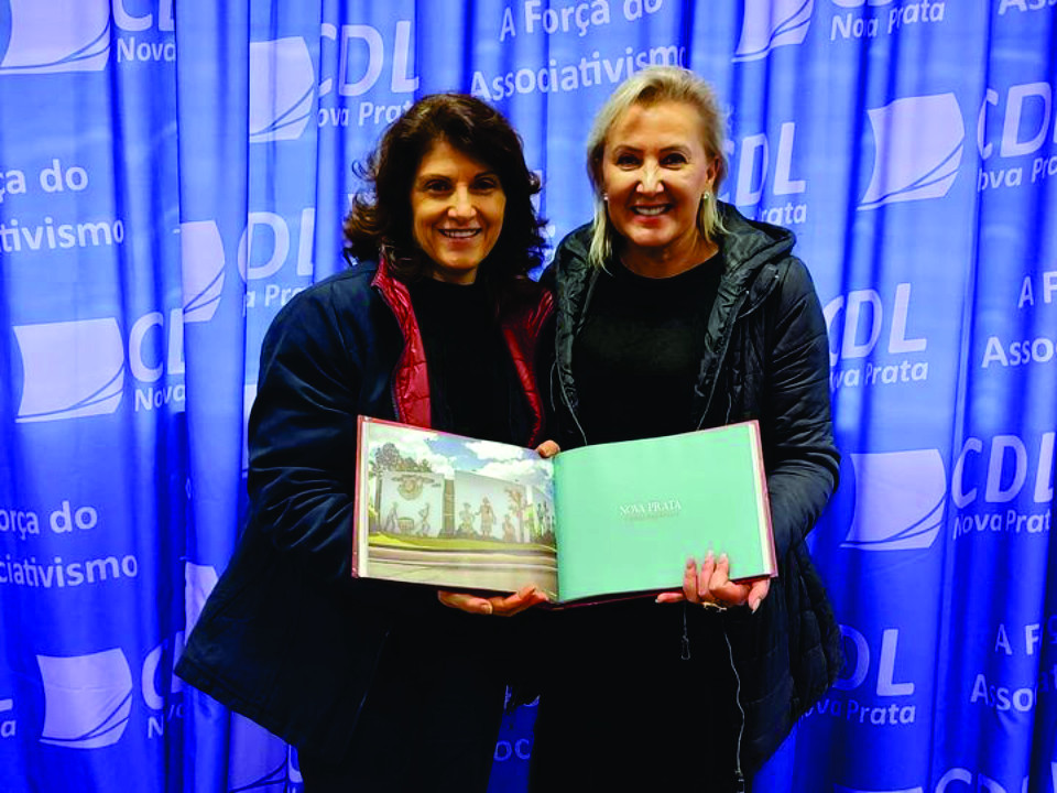 Entrega do livro, “Retratos da Uva e Vinho - Memórias da Gastronomia e Hotelaria”.